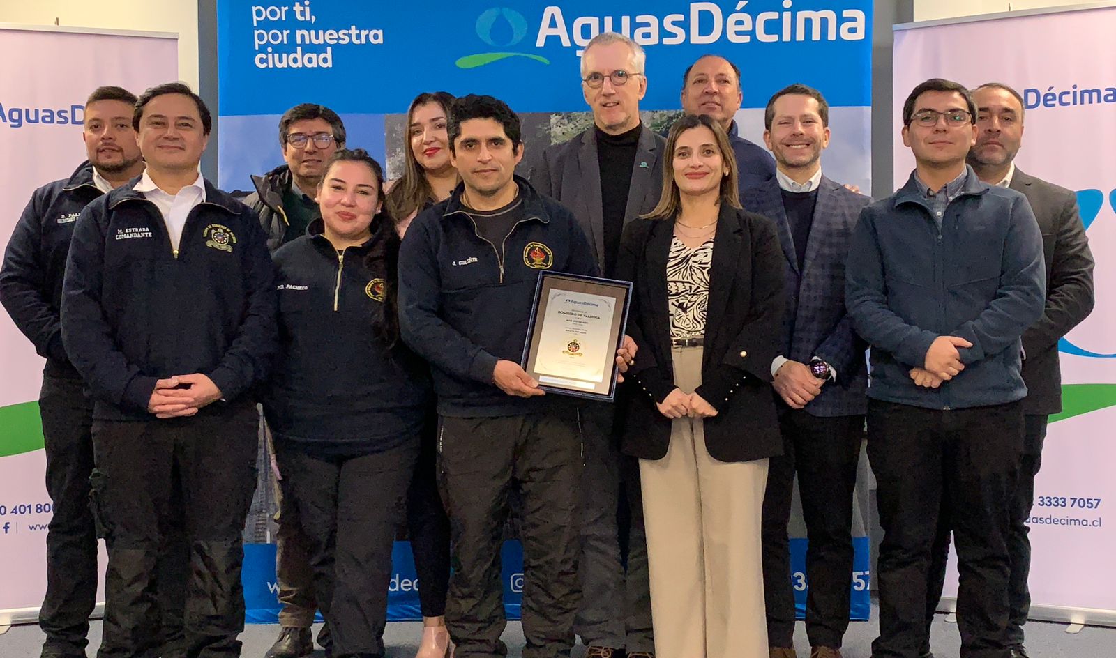 aguas-decima-reconocio-al-bombero-que-mas-aporto-a-la-campana-solidaria-de-la-boleta-010726121510